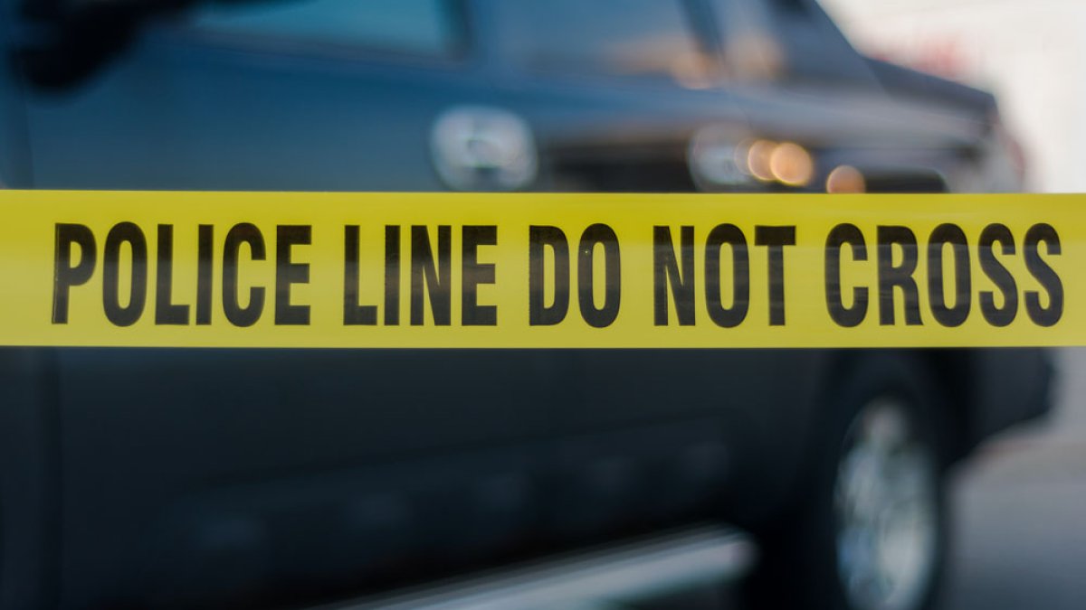 hallan el cadáver de una mujer en un auto de miembros de grupo religioso