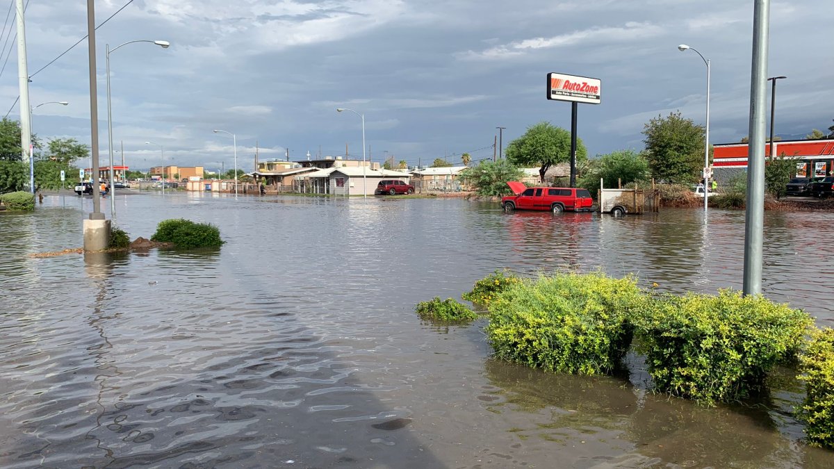 muere ahogado niño de 13 años tras inundaciones
