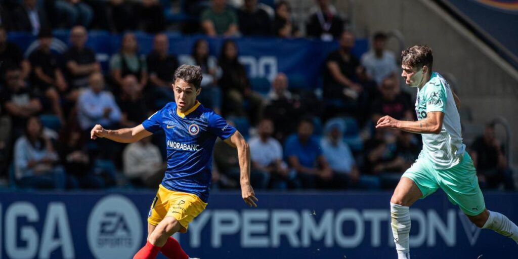 Álvaro Martín: "El míster confía en todos, por eso hay rotaciones"