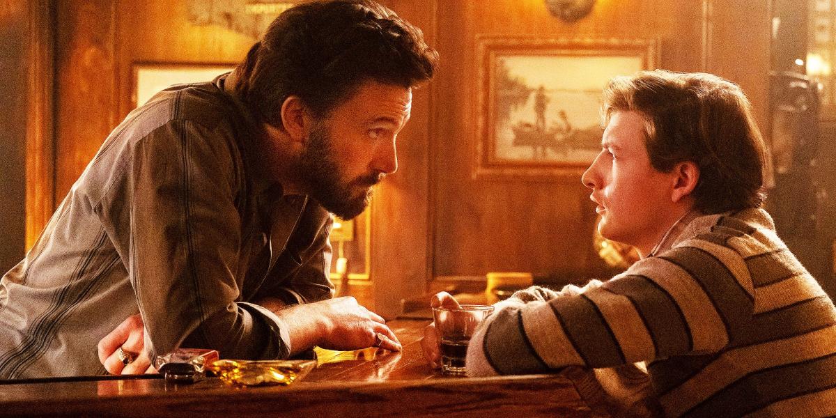 Ben Affleck se une a su sobrino en el tráiler de Tender Bar