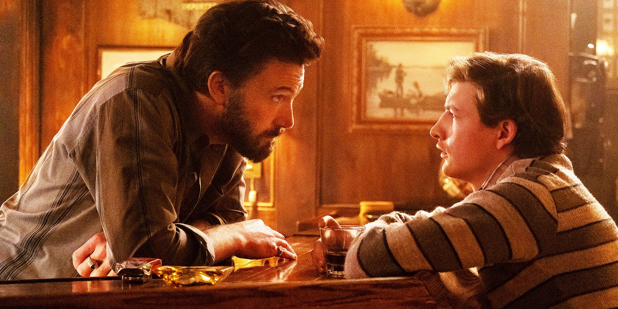 Ben Affleck se une a su sobrino en el tráiler de Tender Bar