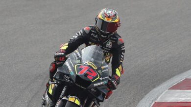 Bezzecchi se exhibe, Bagnaia y Márquez caen y Martín a 13 puntos del líder