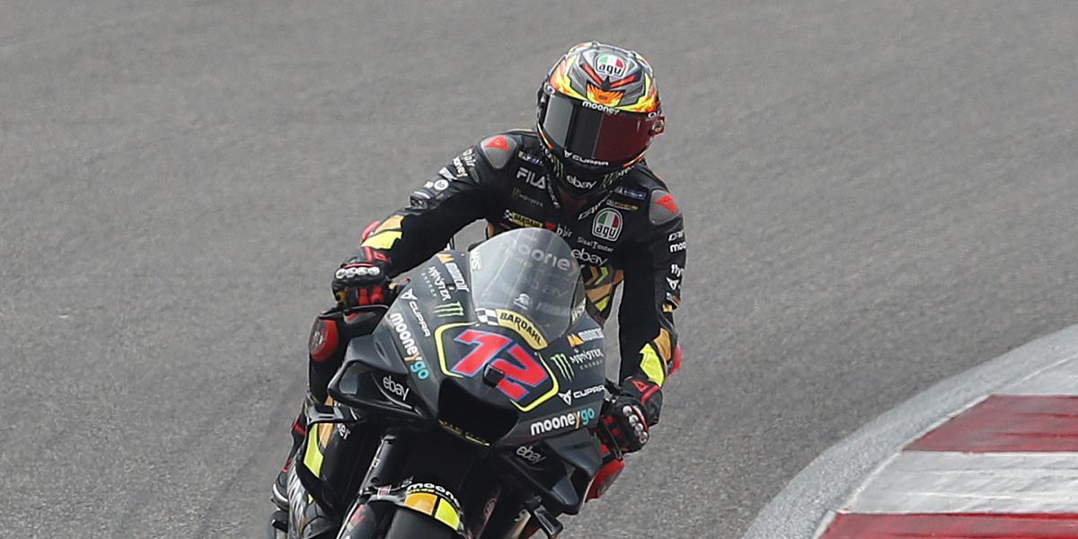 Bezzecchi se exhibe, Bagnaia y Márquez caen y Martín a 13 puntos del líder