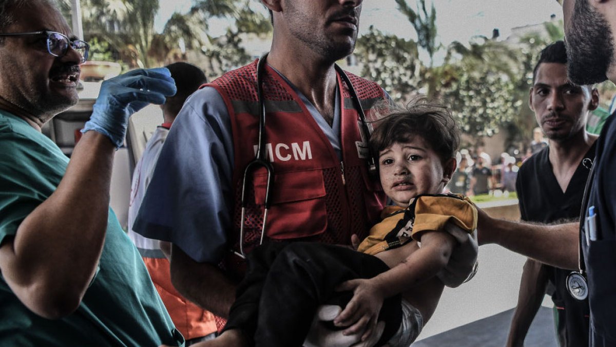 Bombardeos israelíes matan a 70 palestinos que huían hacia el sur de Gaza