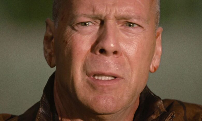 Bruce Willis recibe una desalentadora actualización de salud del creador del pluriempleo 1 año después de su jubilación