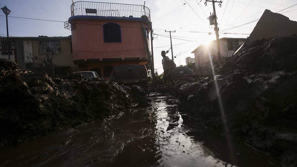 CFE se compromete a restablecer suministro eléctrico en Guerrero a más tardar el 31 de octubre