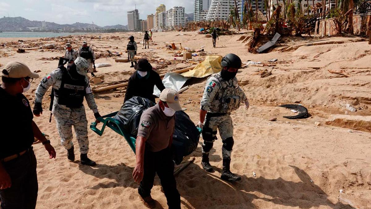 Confirman 39 muertos por el impacto del huracán Otis