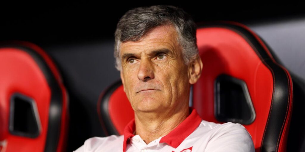 El Sevilla se reúne para decidir el futuro de Mendilibar