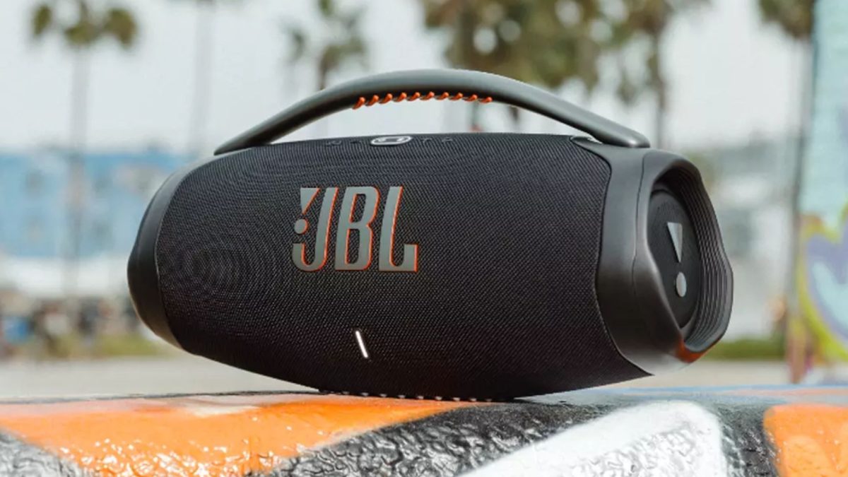 El altavoz Boombox 3 resistente al agua de JBL tiene un descuento de $ 100 justo a tiempo para la temporada de playa