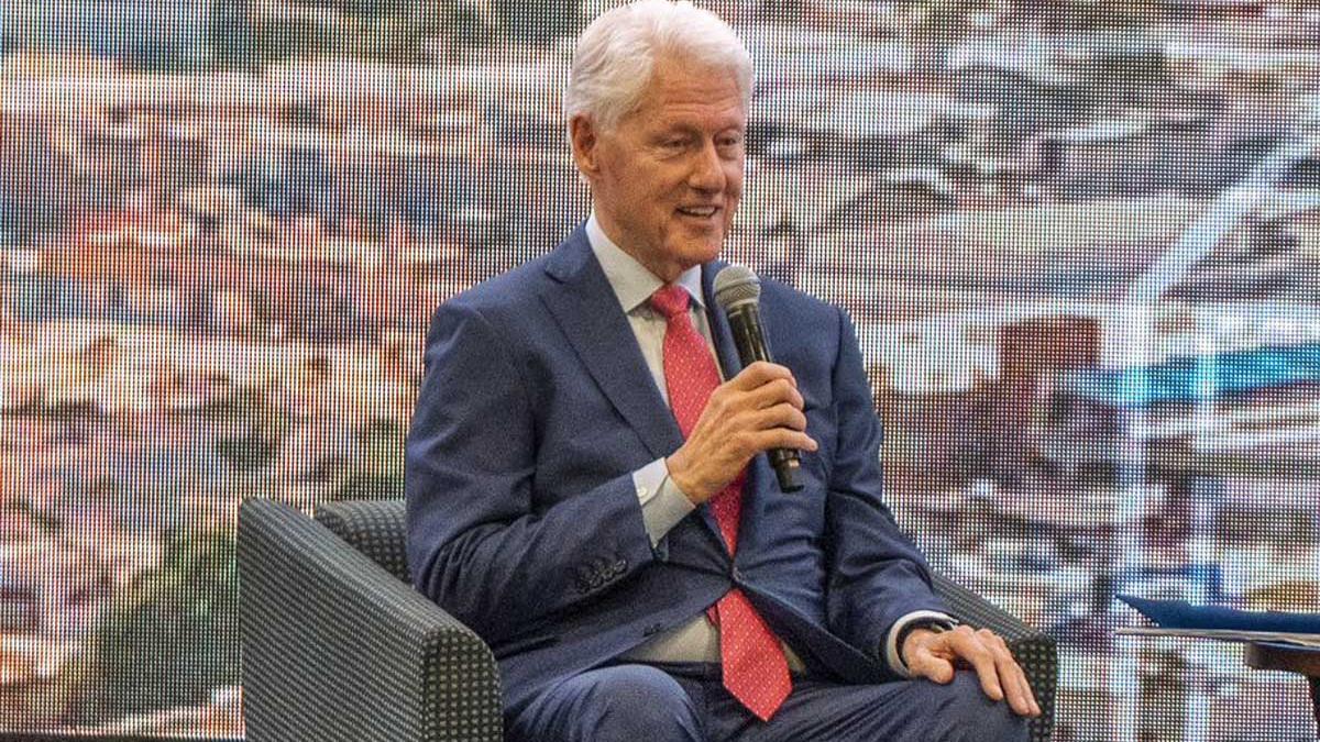'El mayor problema de México es lidiar con la violencia generada por carteles': Bill Clinton