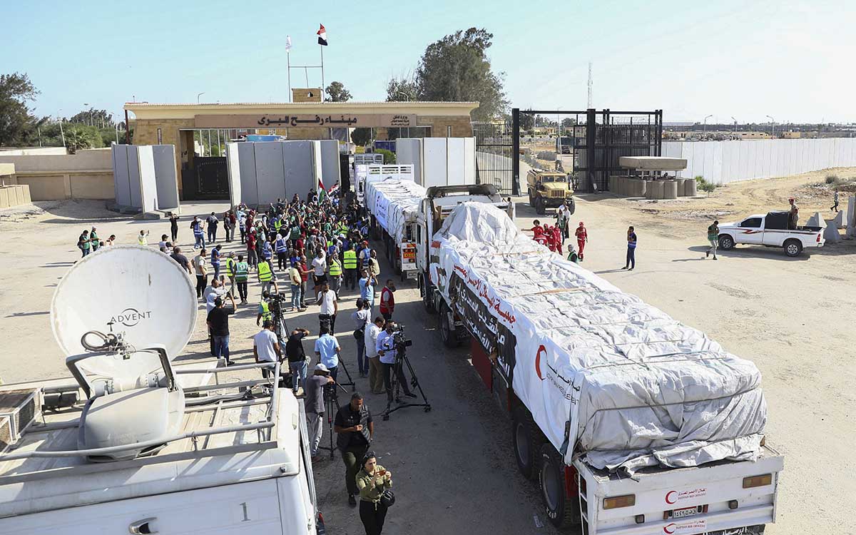 Entra la segunda tanda de ayuda humanitaria a Gaza a través del paso con Egipto
