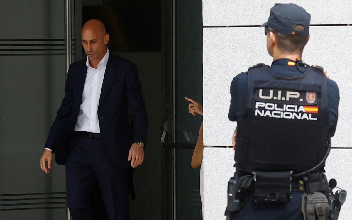 FIFA suspende durante tres años a Luis Rubiales
