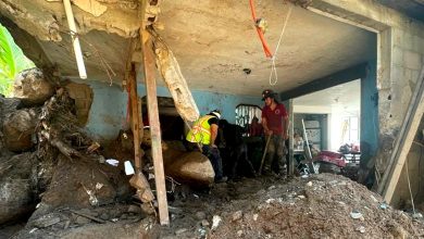 Familia muere aplastada tras deslave provocado por Huracán Otis: Bomberos Zitácuaro