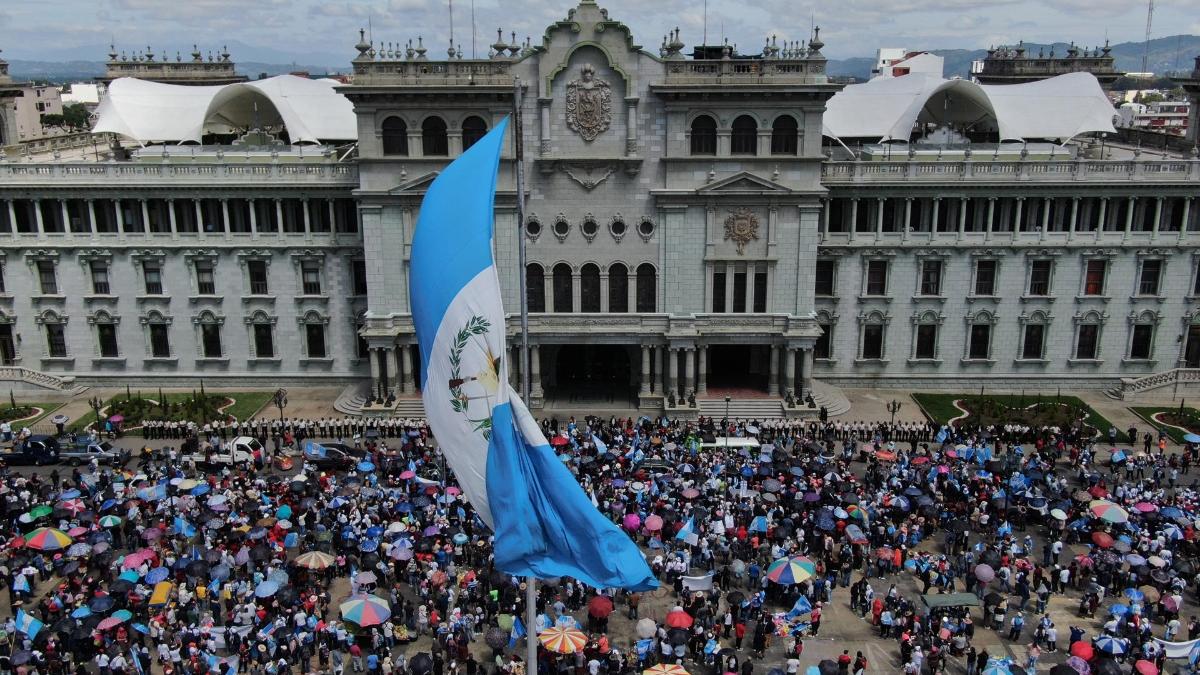 Guatemala: Continuará incertidumbre hasta investidura de Bernardo Arévalo