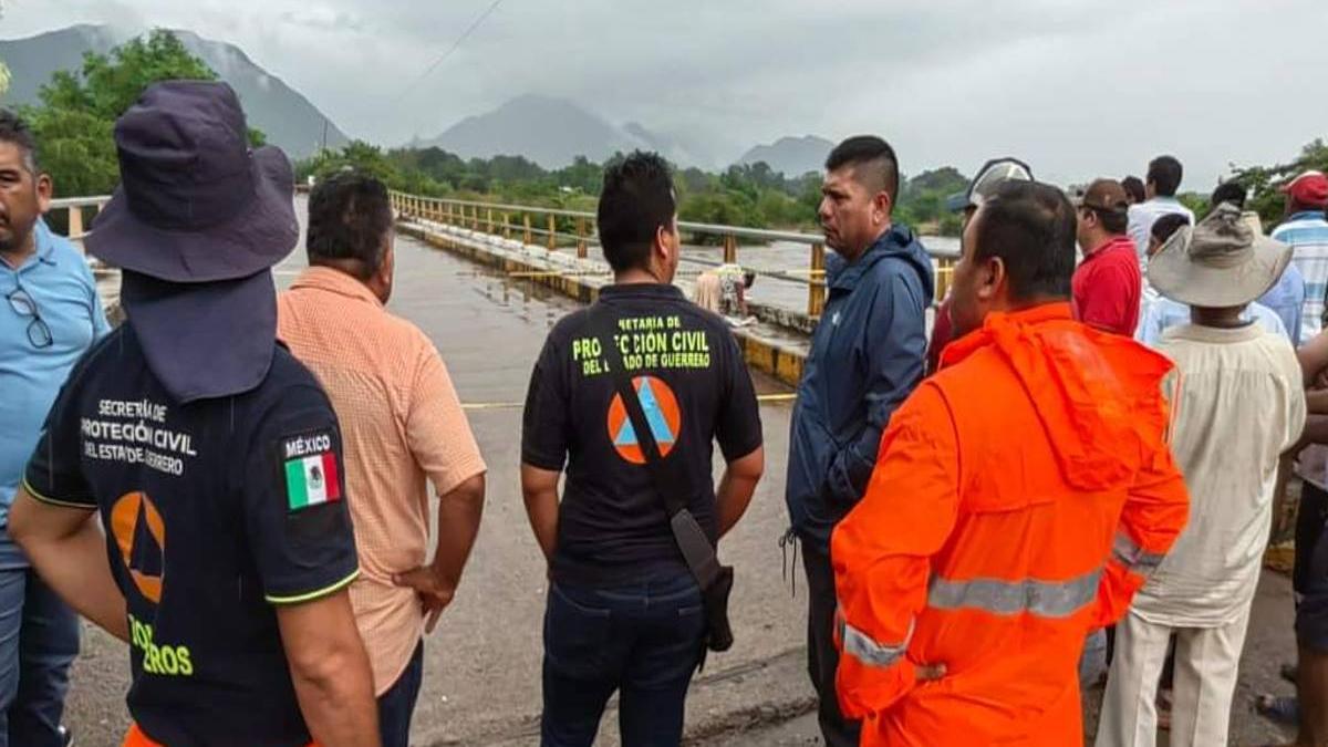 Guerrero: Evacuan a más de 100 personas por crecida de ríos