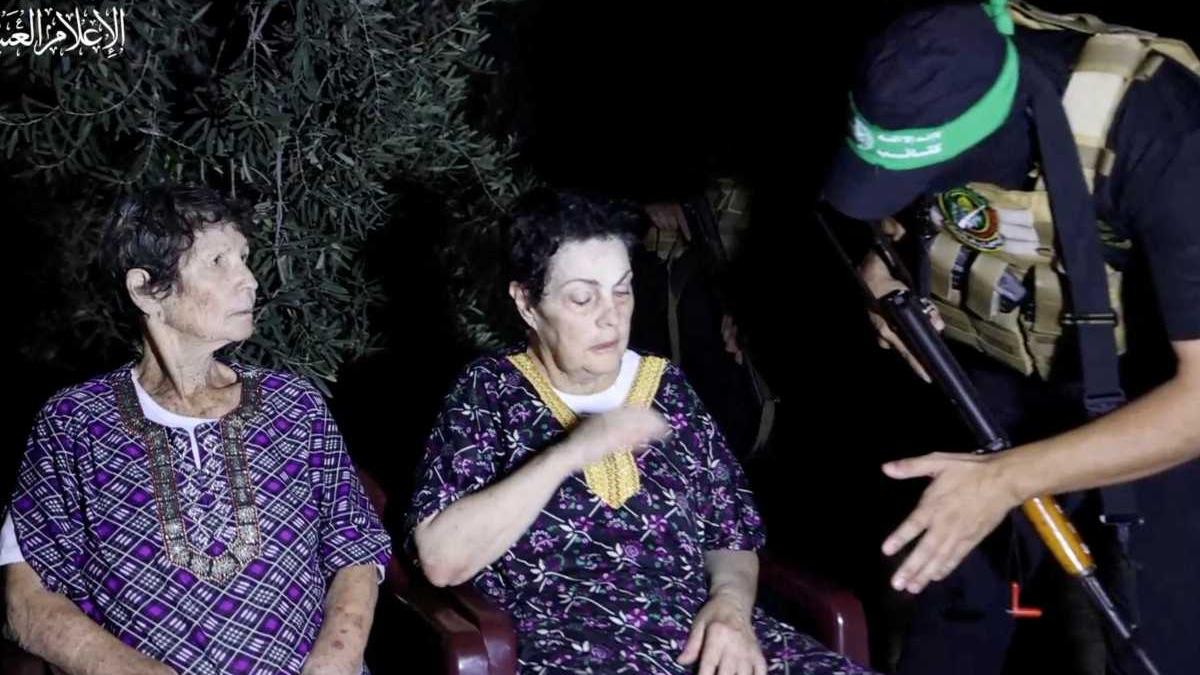 Hamás libera a dos adultas mayores capturadas en Israel