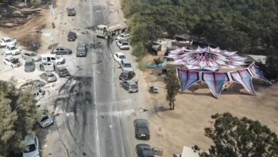Imágenes de drones israelíes muestran efectos del ataque de Hamás a una fiesta electrónica que dejó 260 muertos