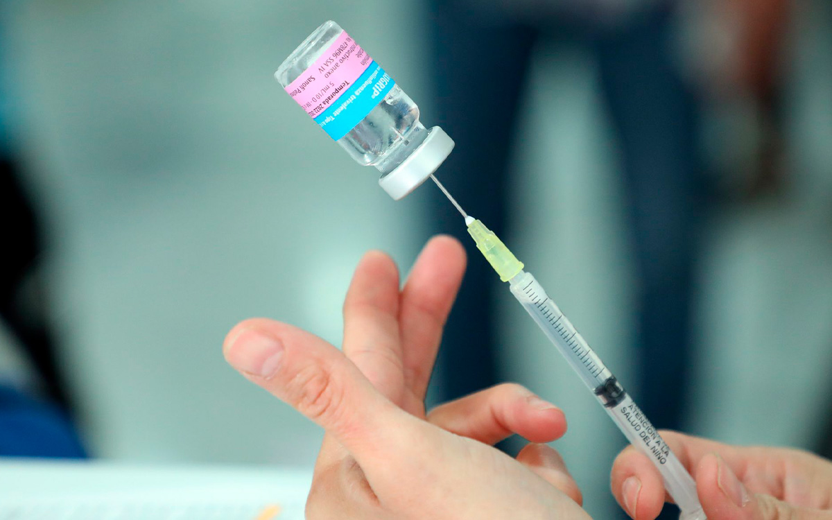 Inicia vacunación contra Influenza y Covid-19; ¿cuáles son los efectos secundarios?