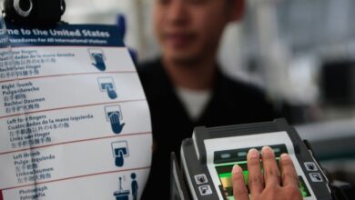 Investigador de seguridad advierte sobre el efecto escalofriante después de que los federales buscaran un teléfono en el aeropuerto