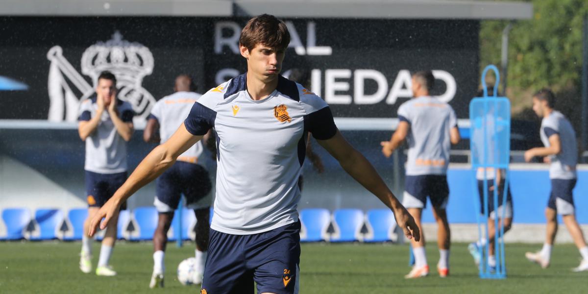 Le Normand, primer apercibido realista del curso