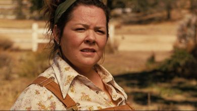 Melissa McCarthy lucha contra el dolor y un pájaro burlón en el tráiler de Starling