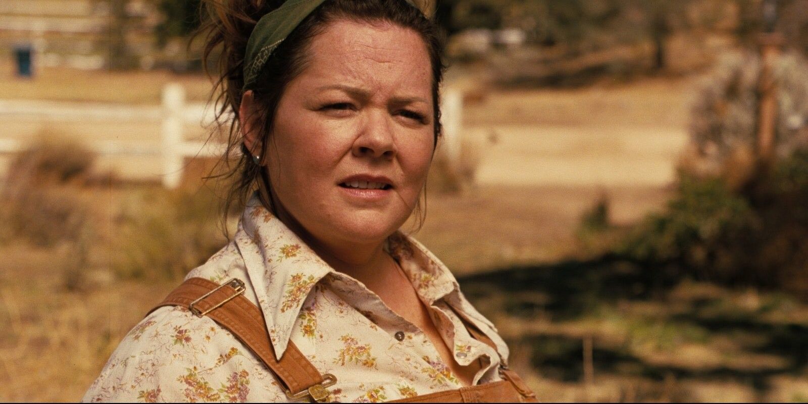 Melissa McCarthy lucha contra el dolor y un pájaro burlón en el tráiler de Starling