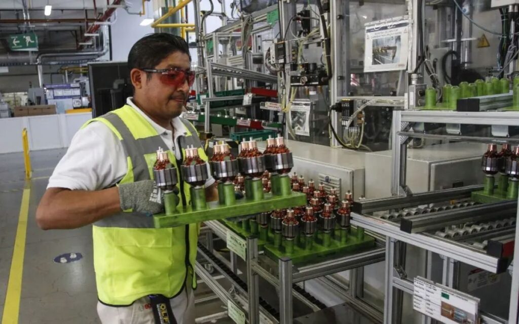 México ofrece incentivos fiscales para impulsar inversiones por "nearshoring"