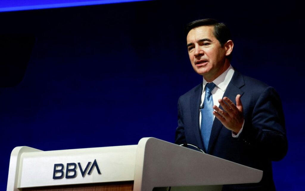 Presidente del BBVA es llamado a declarar en presunto caso de espionaje