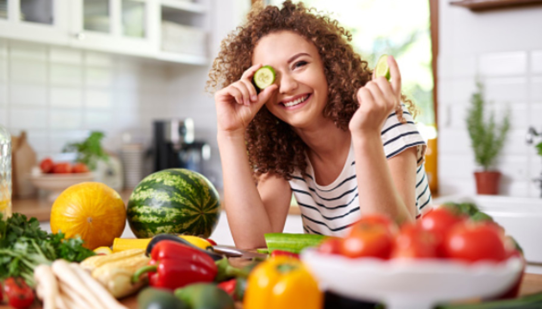 Puedes dejar tu fregadero impoluto utilizando sólo un ingrediente que todos tenemos en casa
