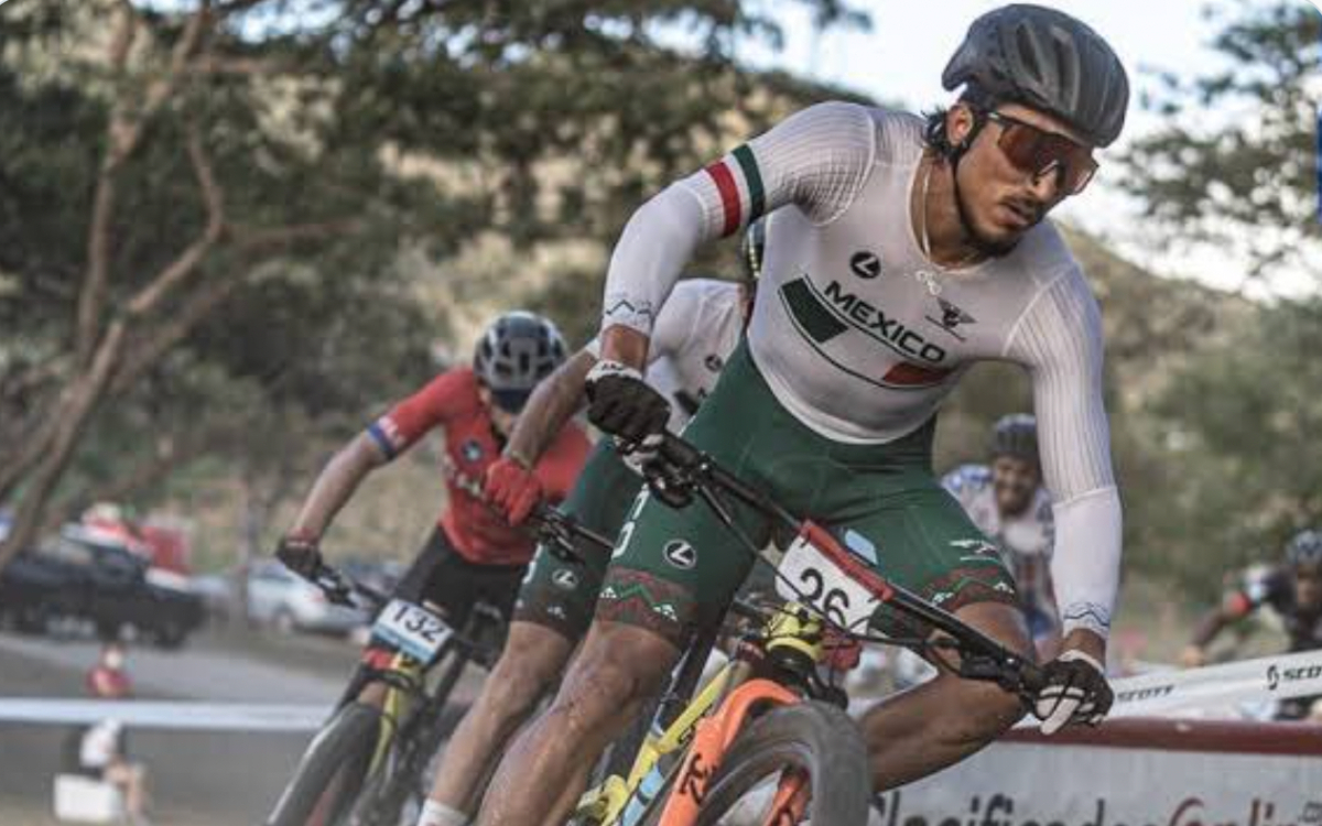 Recibe Gerardo Ulloa una suspensión de 18 meses