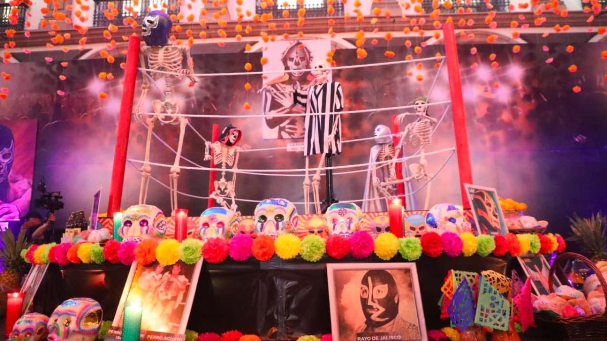 SLP: Inauguran monumental altar de Día de Muertos en honor a la lucha libre mexicana | Fotos