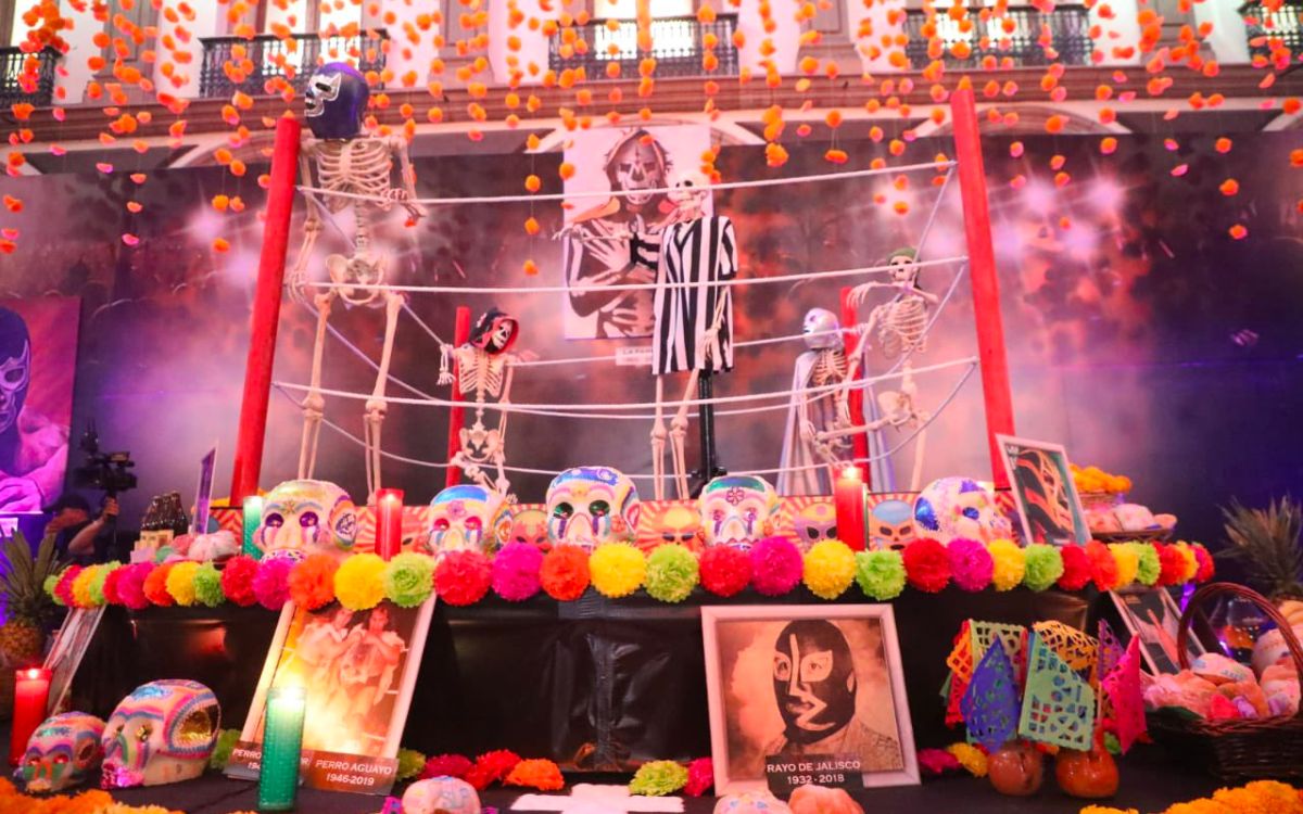 SLP: Inauguran monumental altar de Día de Muertos en honor a la lucha libre mexicana | Fotos