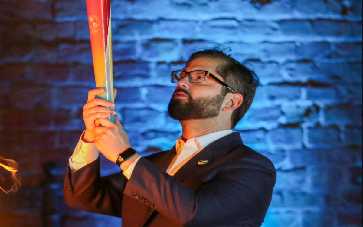 Santiago 2023: Recibe Gabriel Boric la antorcha panamericana | Video