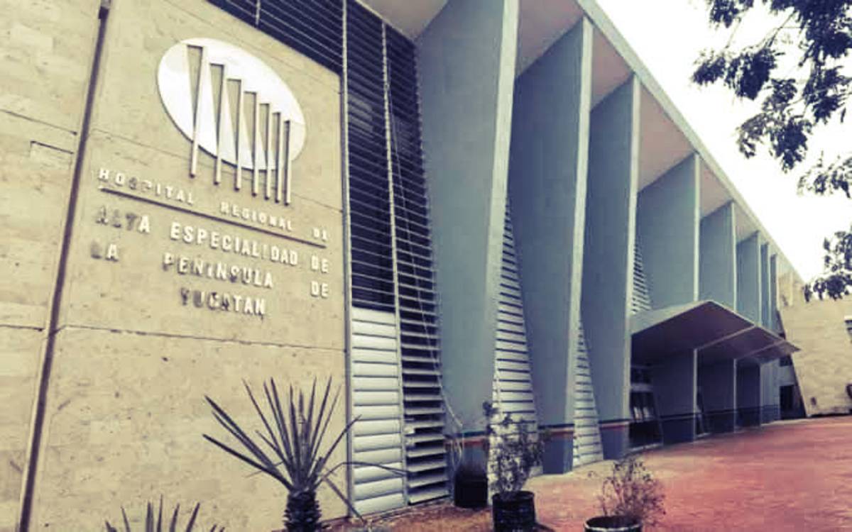 Se desploma elevador  con 12 personas en hospital de Yucatán