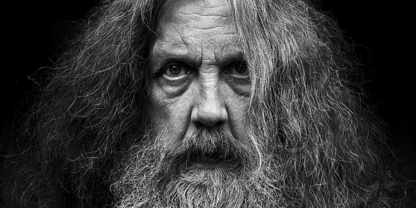 “Se sintió como una amputación”: Alan Moore revela el dolor de repudiar a los icónicos Watchmen y V de Vendetta Comics