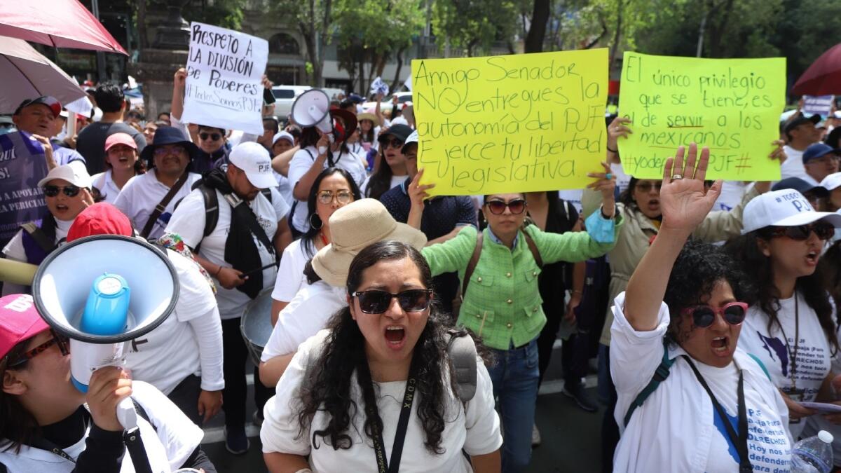 Sindicato de PJF extiende paro de labores, tras decisión en Senado sobre fideicomisos