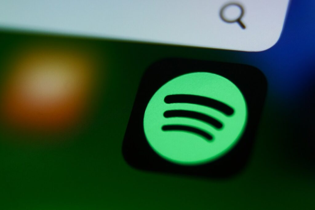 Spotify detectó el desarrollo de listas de reproducción generadas por IA creadas con indicaciones