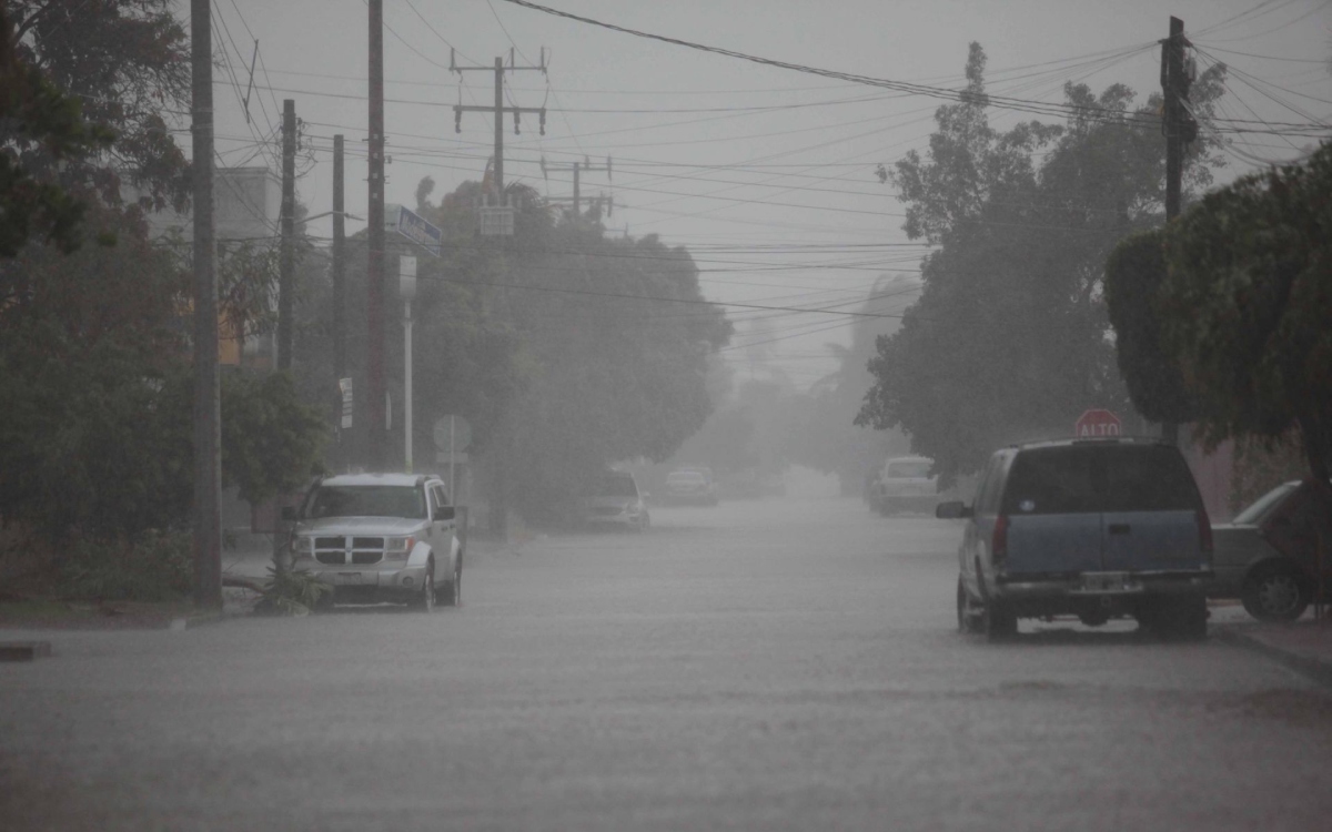 Suspenden clases en 11 municipios de Sinaloa por lluvias