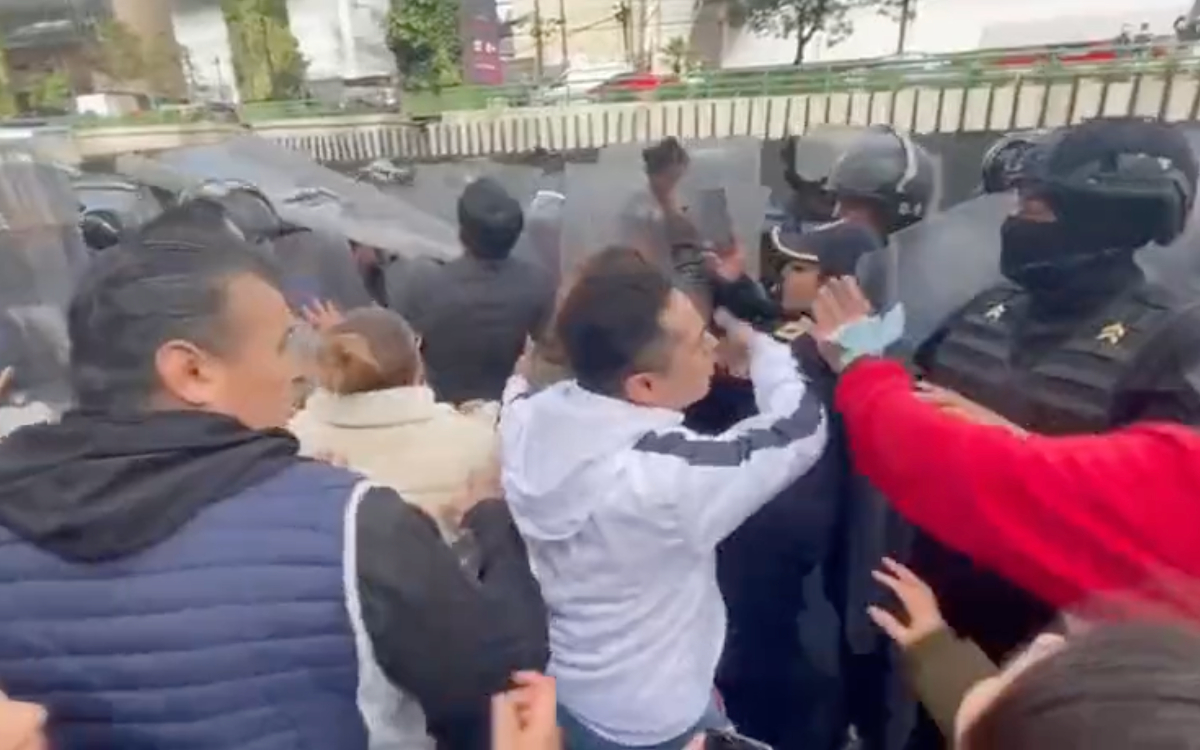 Trabajadores del Poder Judicial bloquean Insurgentes y Periférico Sur; SSC los repliega