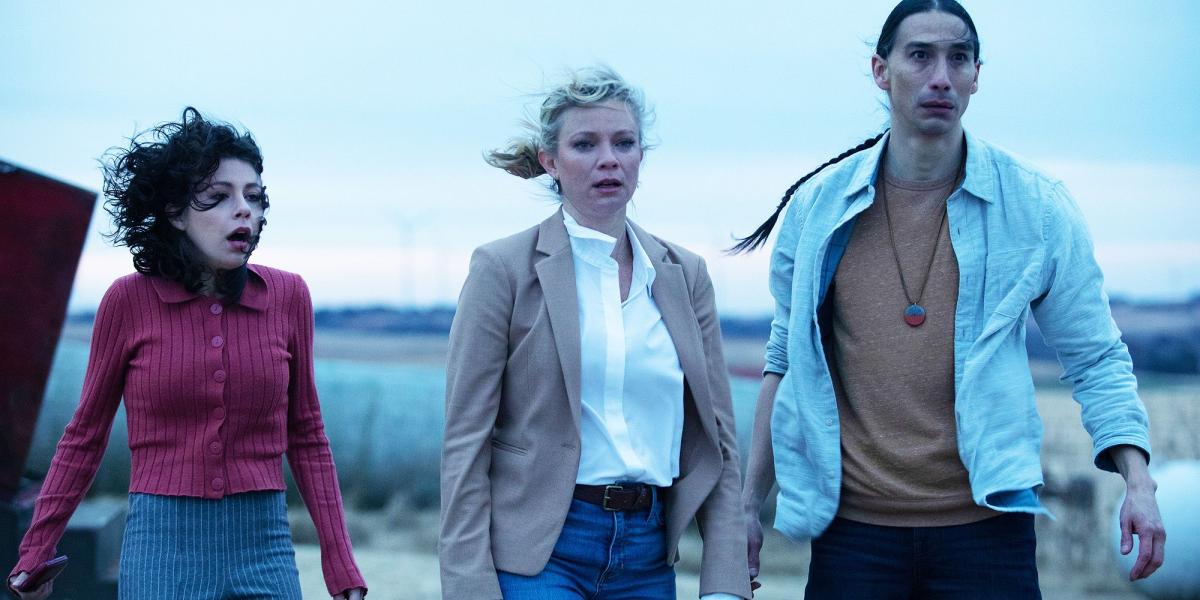 Trace Adkins y Amy Smart huyen de los tornados en el tráiler de 13 minutos