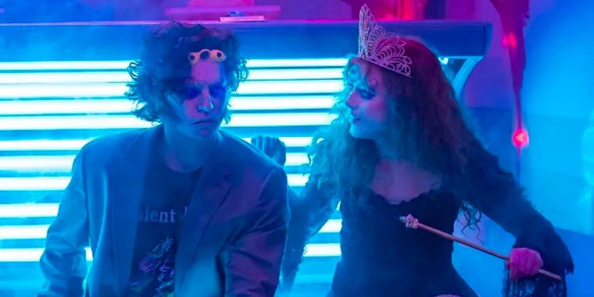 Tráiler de Lisa Frankenstein: un estudiante de secundaria reanima a Cole Sprouse en una cama de bronceado reutilizada