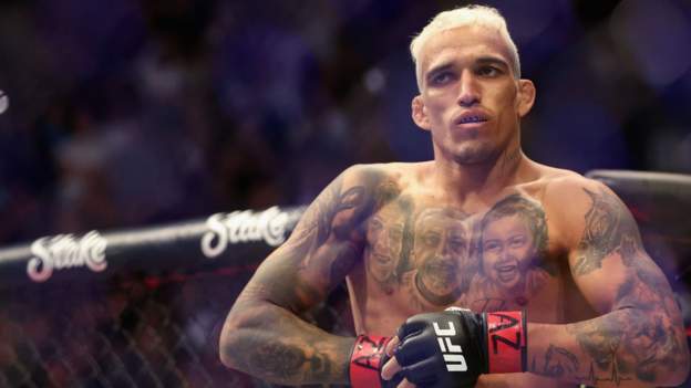 UFC 294: Charles Oliveira, lesionado, se retira de la revancha con Islam Makhachev