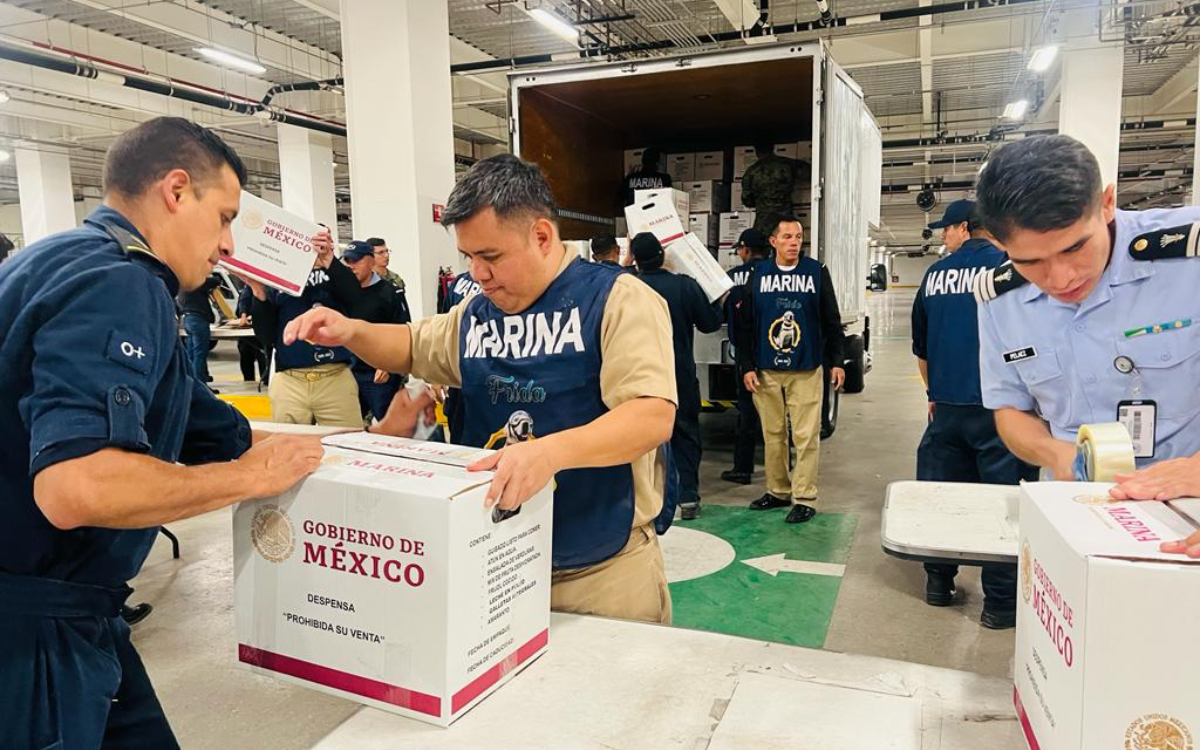 Video | Marina traslada 4 mil despensas y 32 mil litros agua a Acapulco