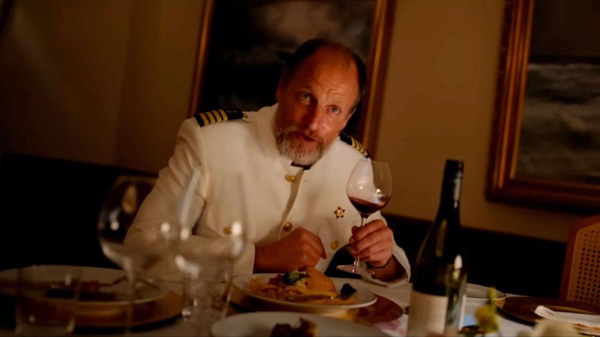 Woody Harrelson capitanea un barco que se hunde en el tráiler del Triángulo de tristeza