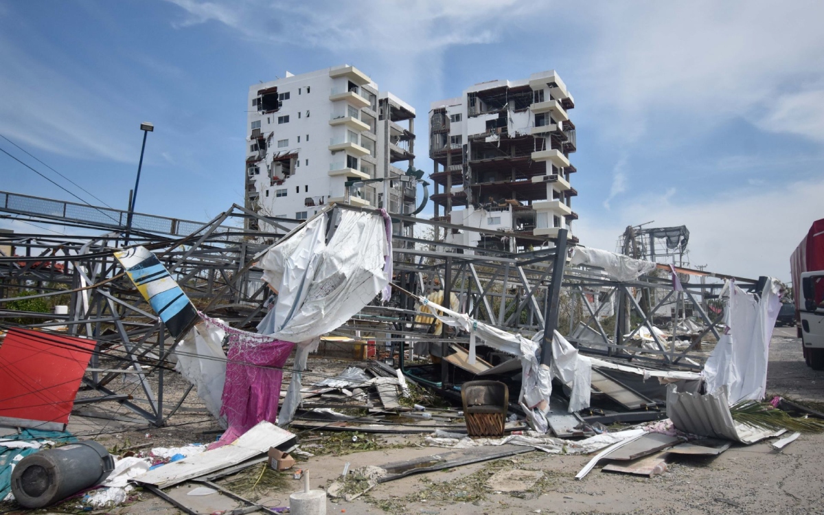 Ya se estableció puente aéreo para evacuar personas de Acapulco: Sedena