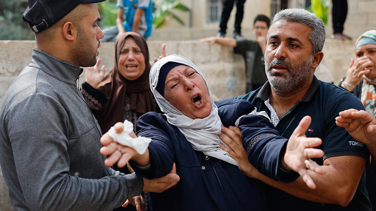 10,320 personas han muerto en Gaza; 4,237 eran niños