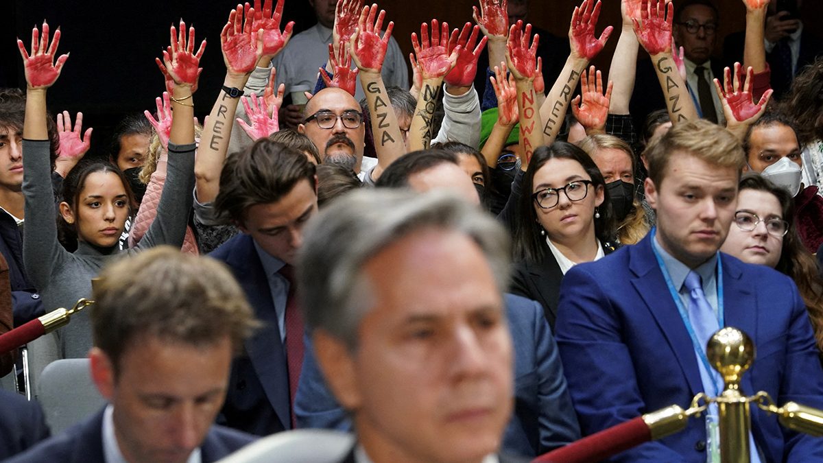'Alto al fuego en Gaza'; Irrumpen en el Senado de EU