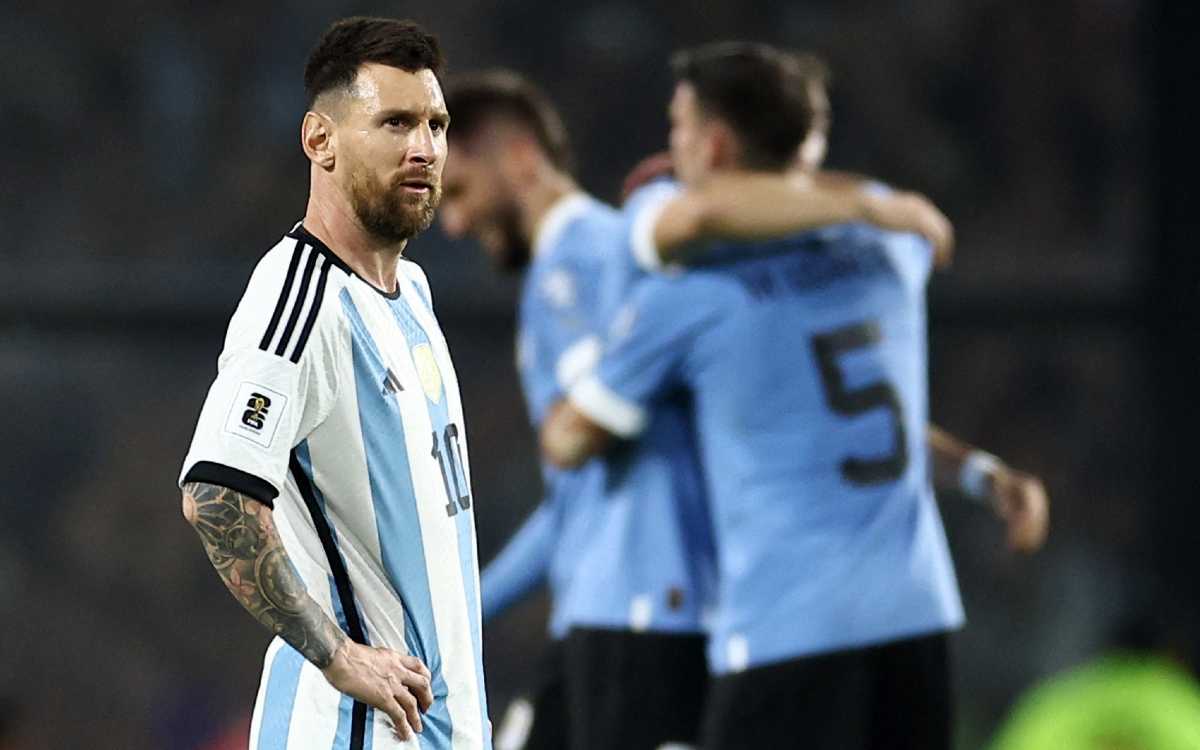 Argentina pierde por primera vez desde el Mundial; gran partido de Uruguay