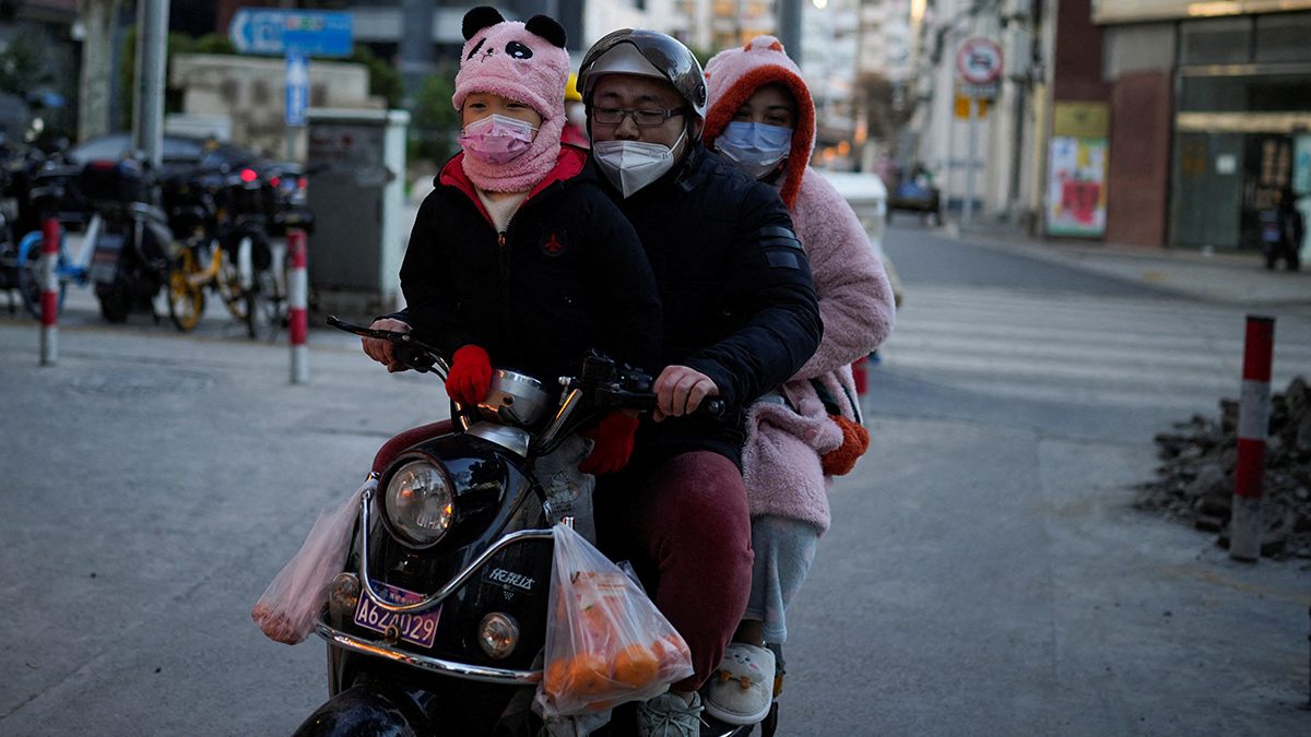 Aumentan casos de neumonía infantil en China; OMS pide detalles