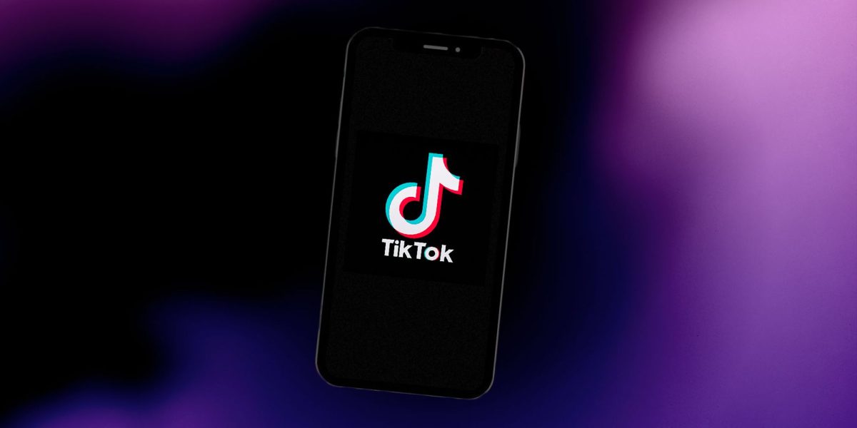 Cómo activar el desplazamiento automático en TikTok y mirar con manos libres